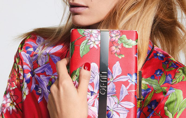 Jak przyciągać spojrzenia latem – kwieciste printy