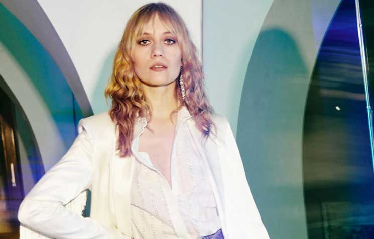 Jak dobrać bluzkę do sylwetki