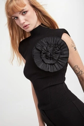 Top damski z kwiatem TWINSET ACTITUDE
