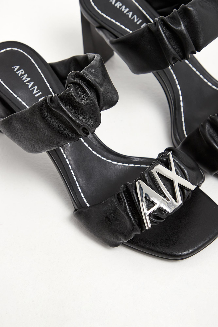 Klapki na obcasie ARMANI EXCHANGE