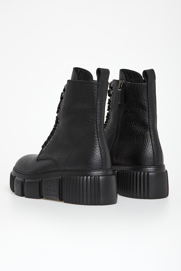 Trapery damskie skórzane CESARE CASADEI