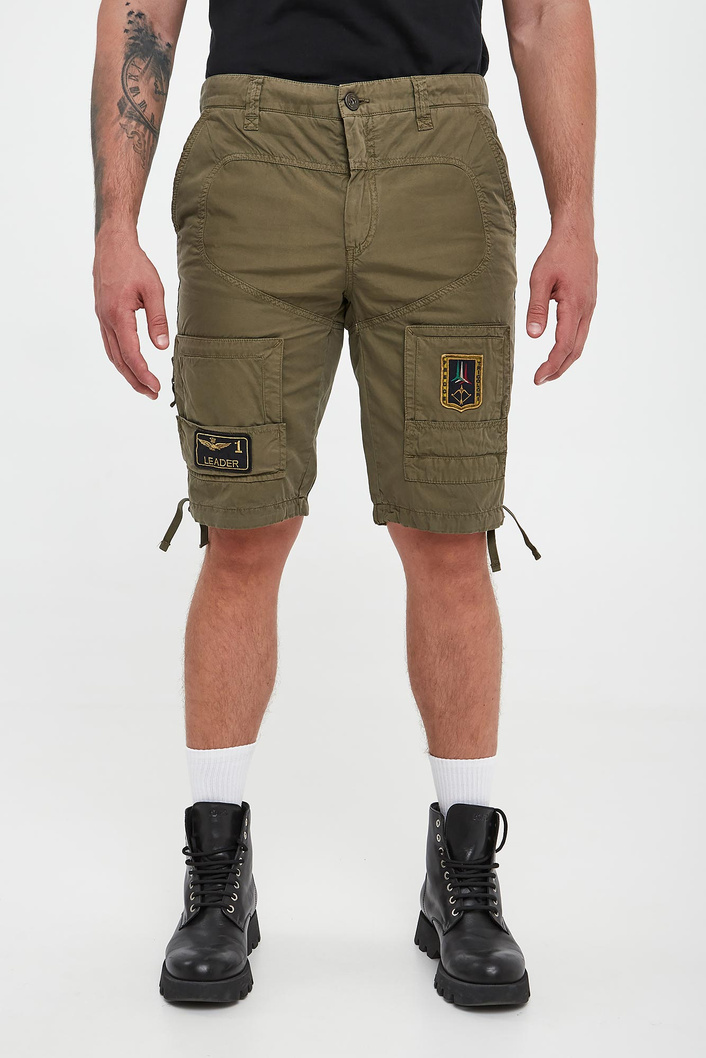 Bermudy męskie z naszywkami AERONAUTICA MILITARE