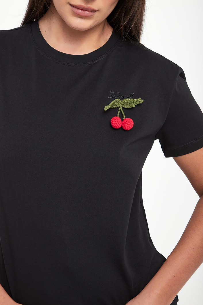T-shirt damski z broszką TWINSET