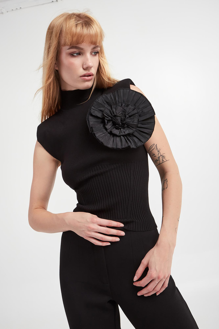 Top damski z kwiatem TWINSET ACTITUDE