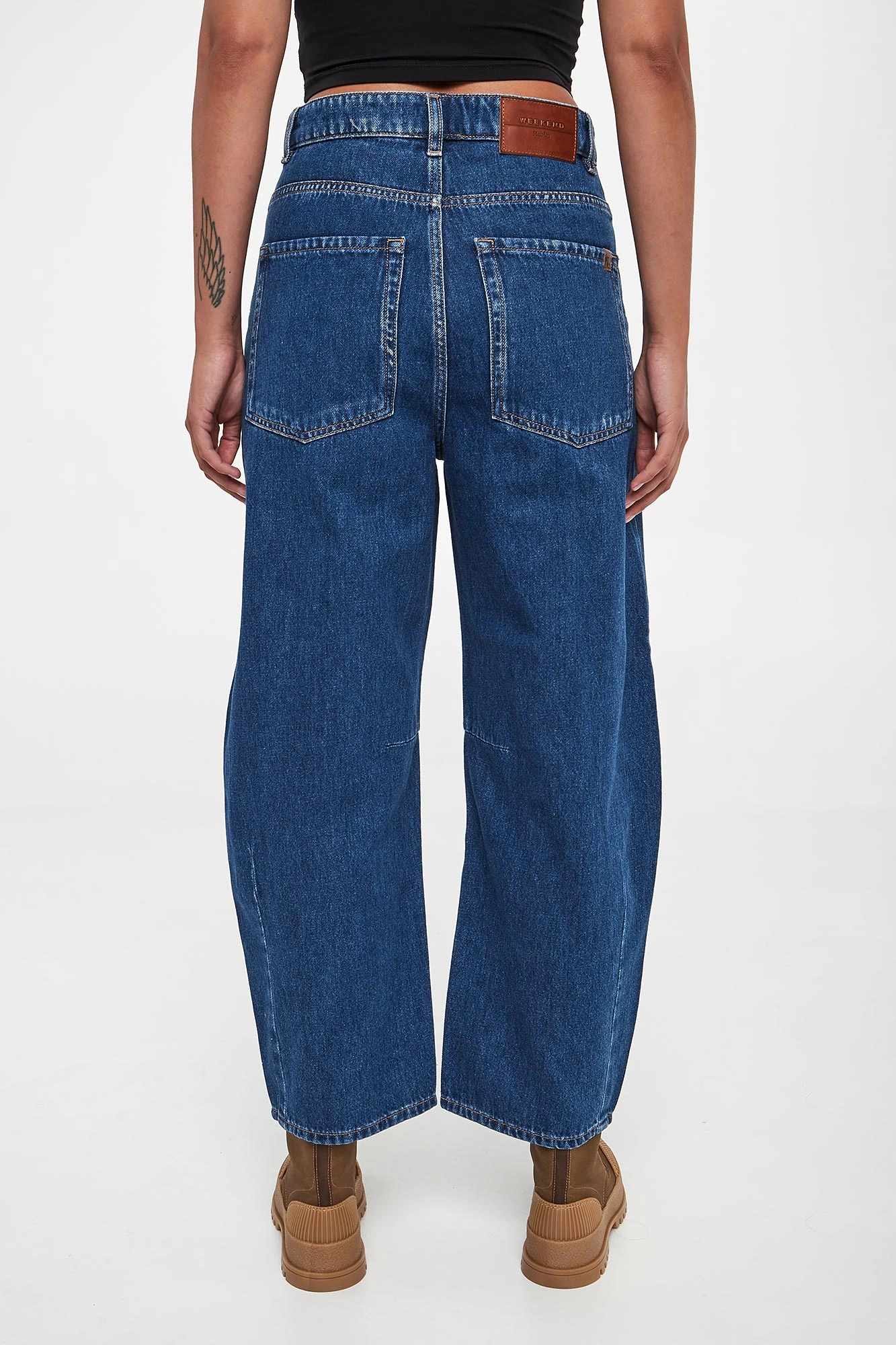 Donzaiya　DJNIMS Projekt domu Zx172 Nowoczesny dom z płaskim dachem, garażem