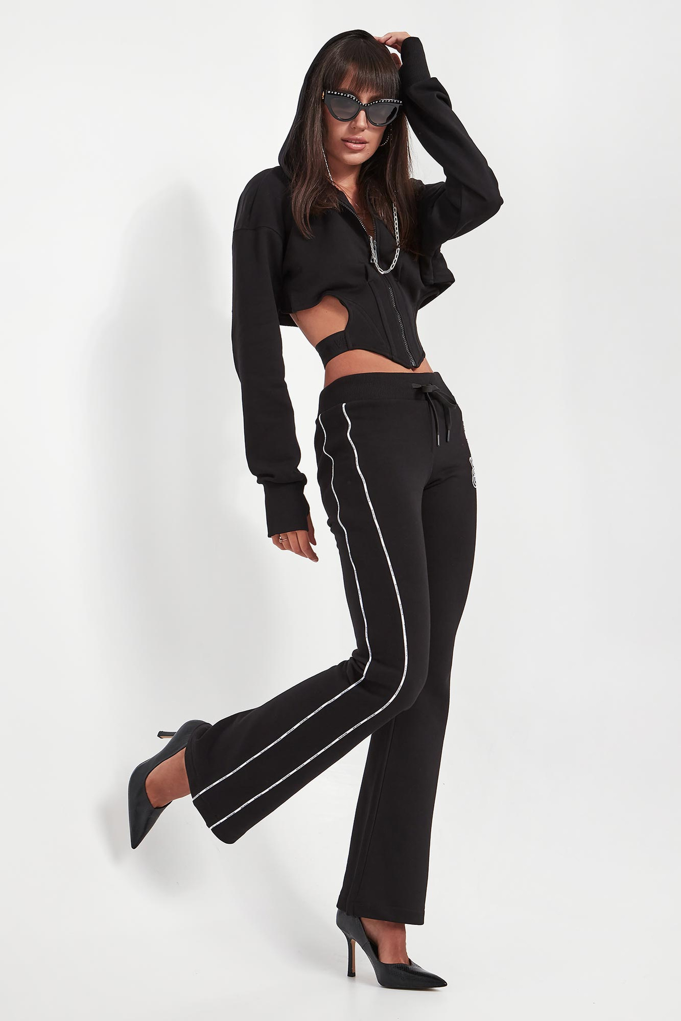 Spodnie dresowe damskie VERSACE JEANS COUTURE Czarny Flared