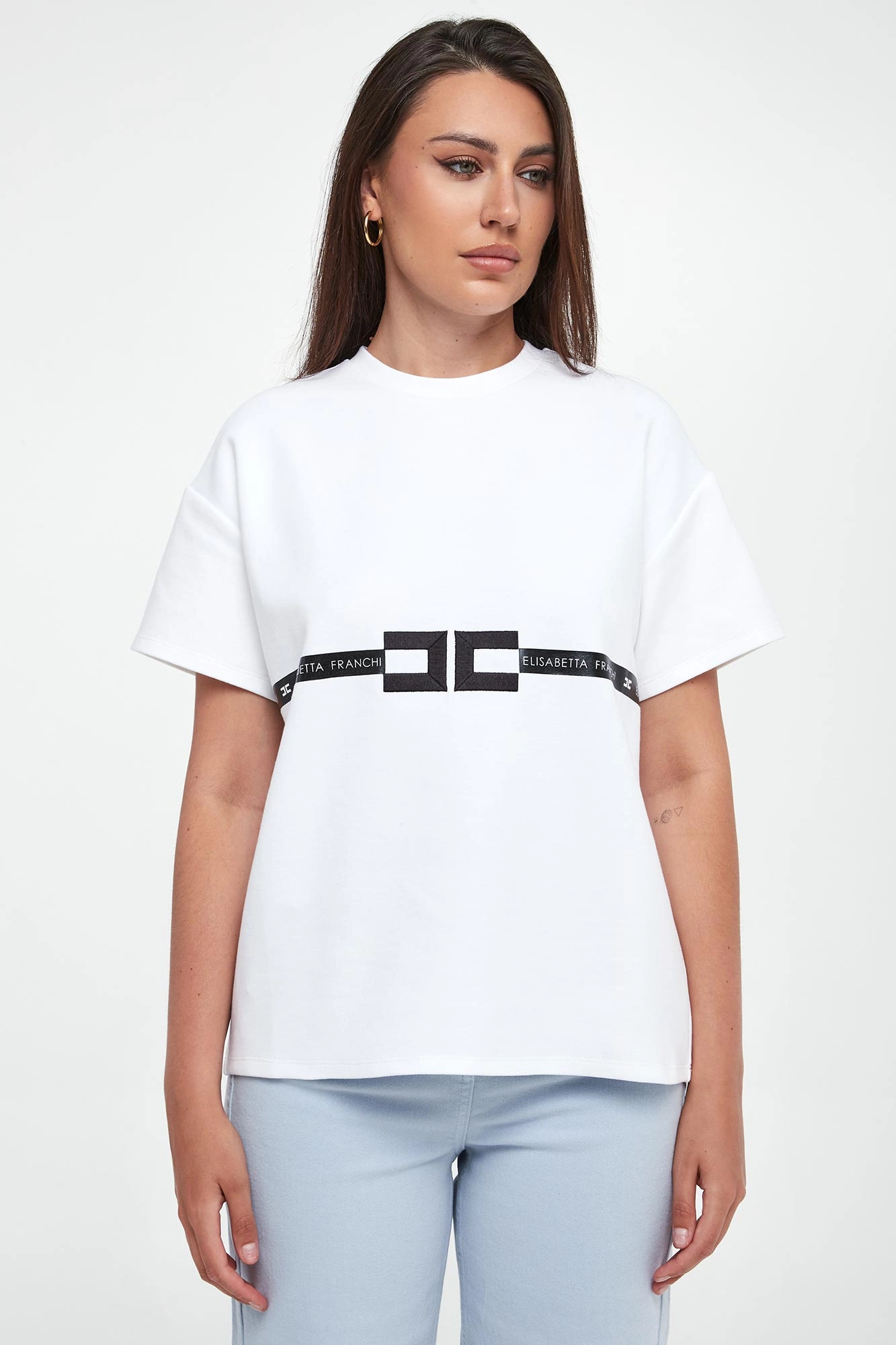 Tシャツ・カットソー ELISABETTA FRANCHI Woman T-Shirt White MA007 270 T-shirt damski z logo ELISABETTA FRANCHI Biały Regular