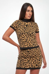 Sweter damski w panterkę DKNY