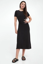 Sukienka z marszczeniem Norois MARELLA MONOCHROME