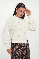 Sweter damski wełniany z kwiatowym haftem TWINSET