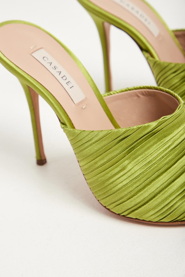 Szpilki satynowe CASADEI