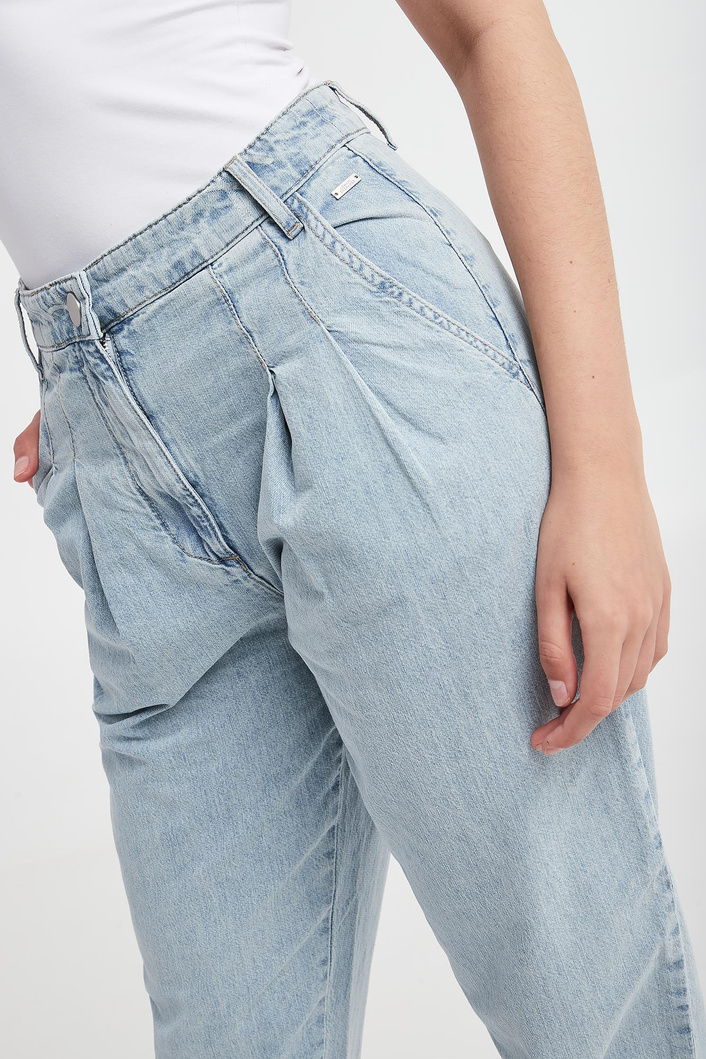 Jeansy damskie ARMANI EXCHANGE