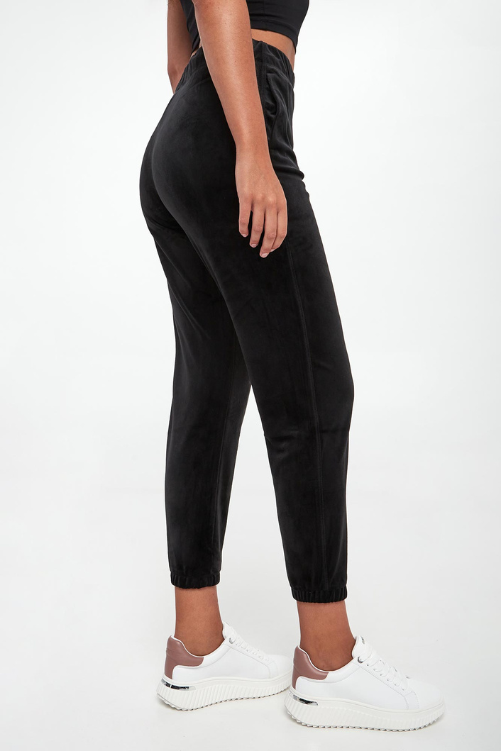 Spodnie dresowe damskie welurowe DKNY