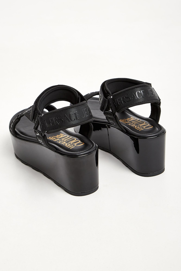 Sandały damskie na platformie VERSACE JEANS COUTURE