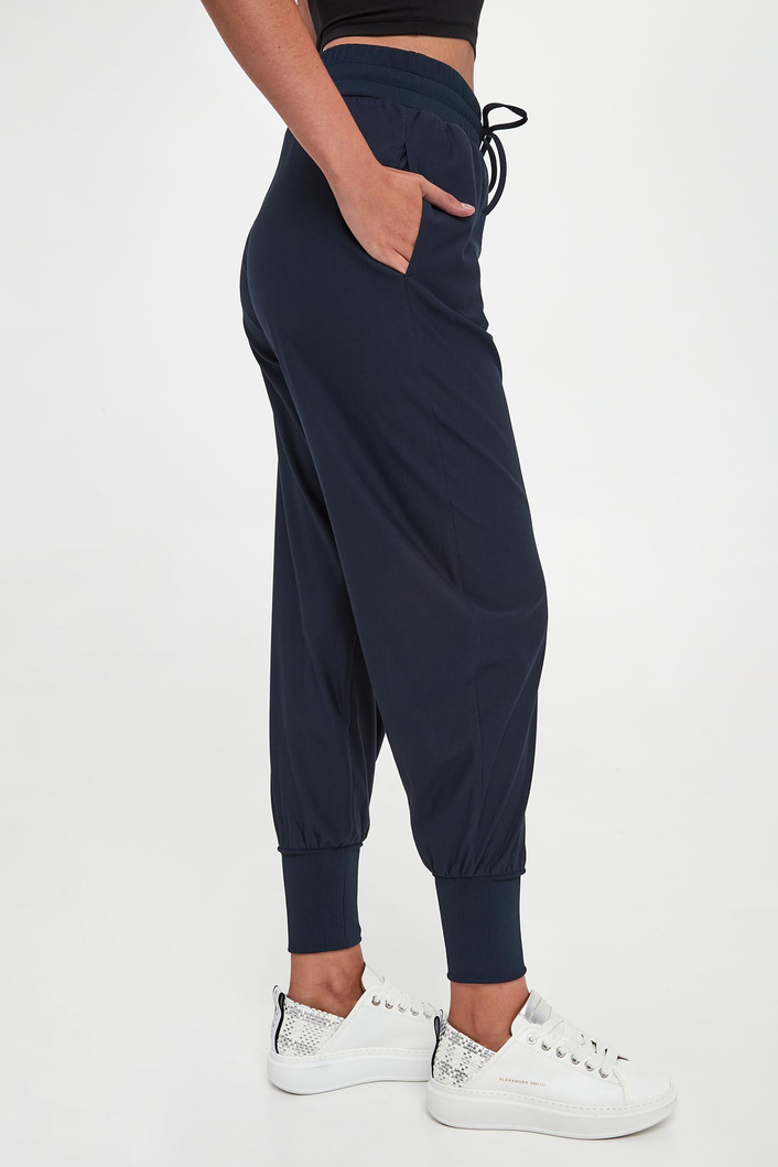 Spodnie dresowe damskie Aderire MM