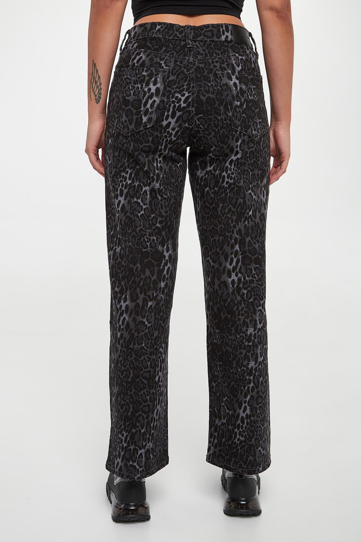 Jeansy damskie w panterkę DKNY JEANS